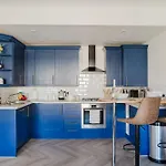 Newly Renovated Stylish Urban Modern 2Bed 1Bath E14 Flat